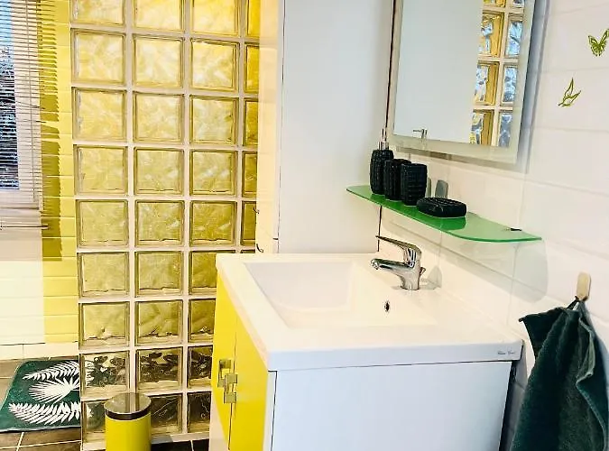 Maisonnette Independante Au Calme